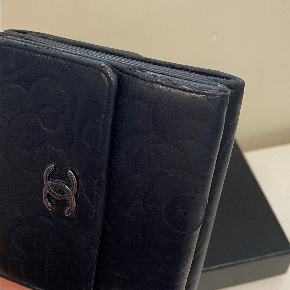 Authentic CHANEL Camellia Black Lambskin Double-hook Wallet - Picture 11 of 16